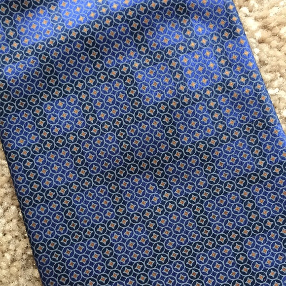 DKNY Mini Medallions Print SILK TIE - Picture 11 of 13